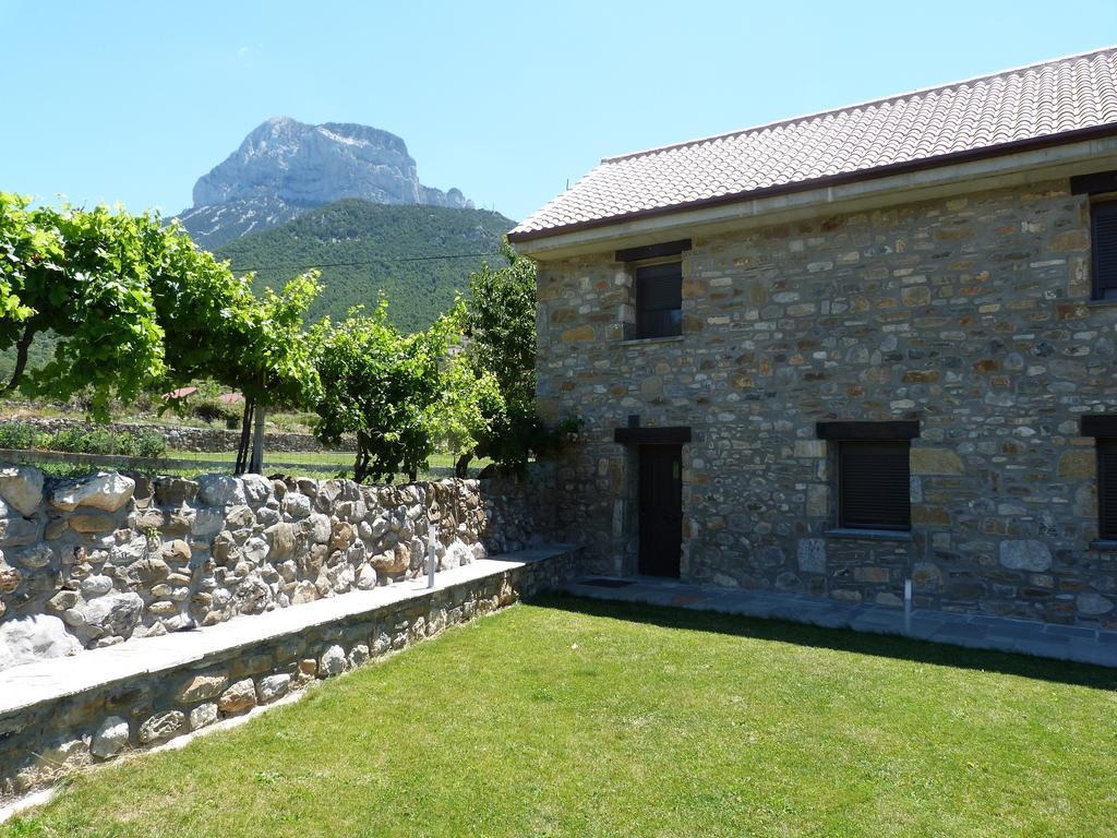 Puerta De Ordesa Garden Apartment Laspuna Exterior photo