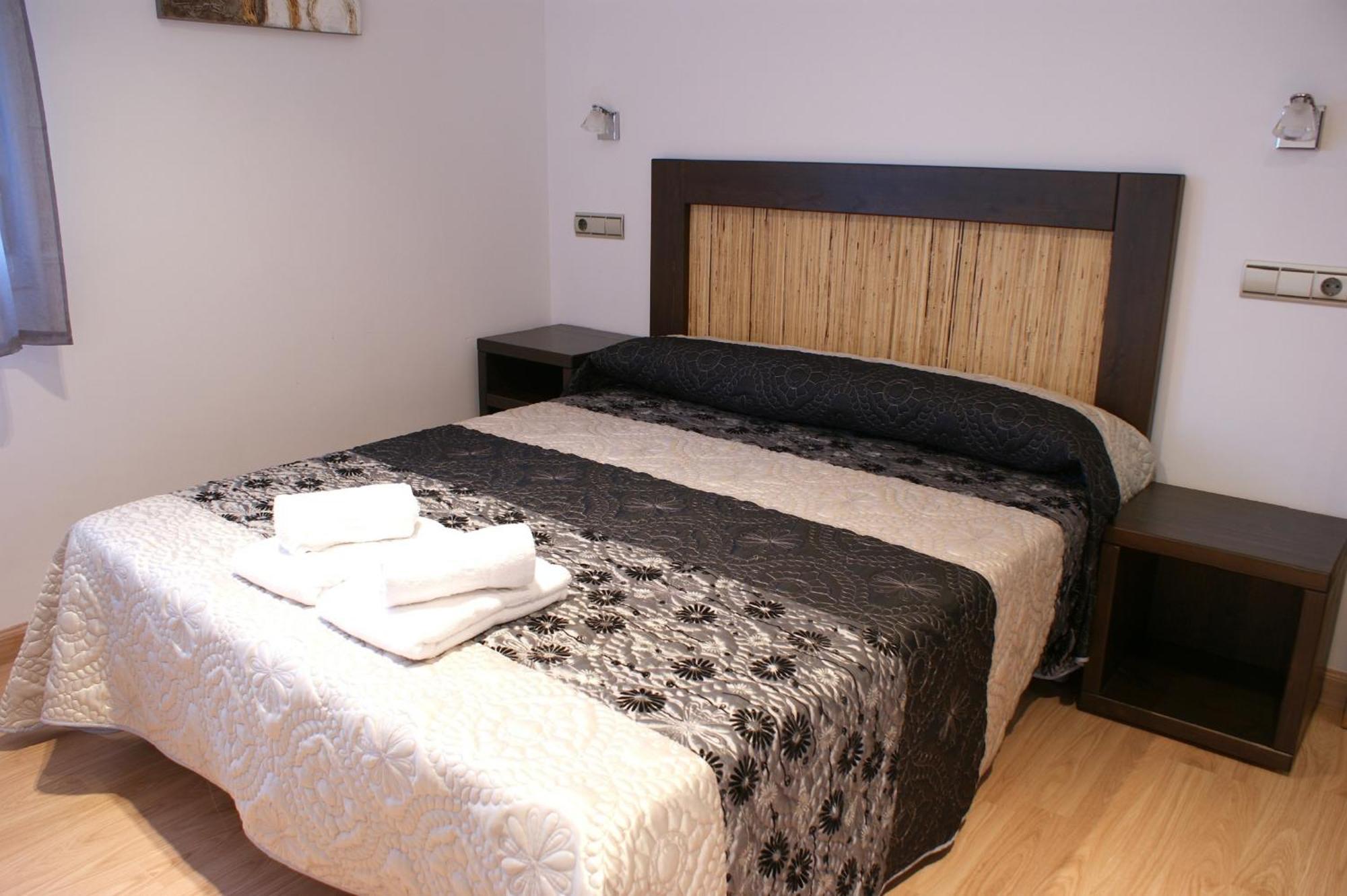 Puerta De Ordesa Garden Apartment Laspuna Room photo