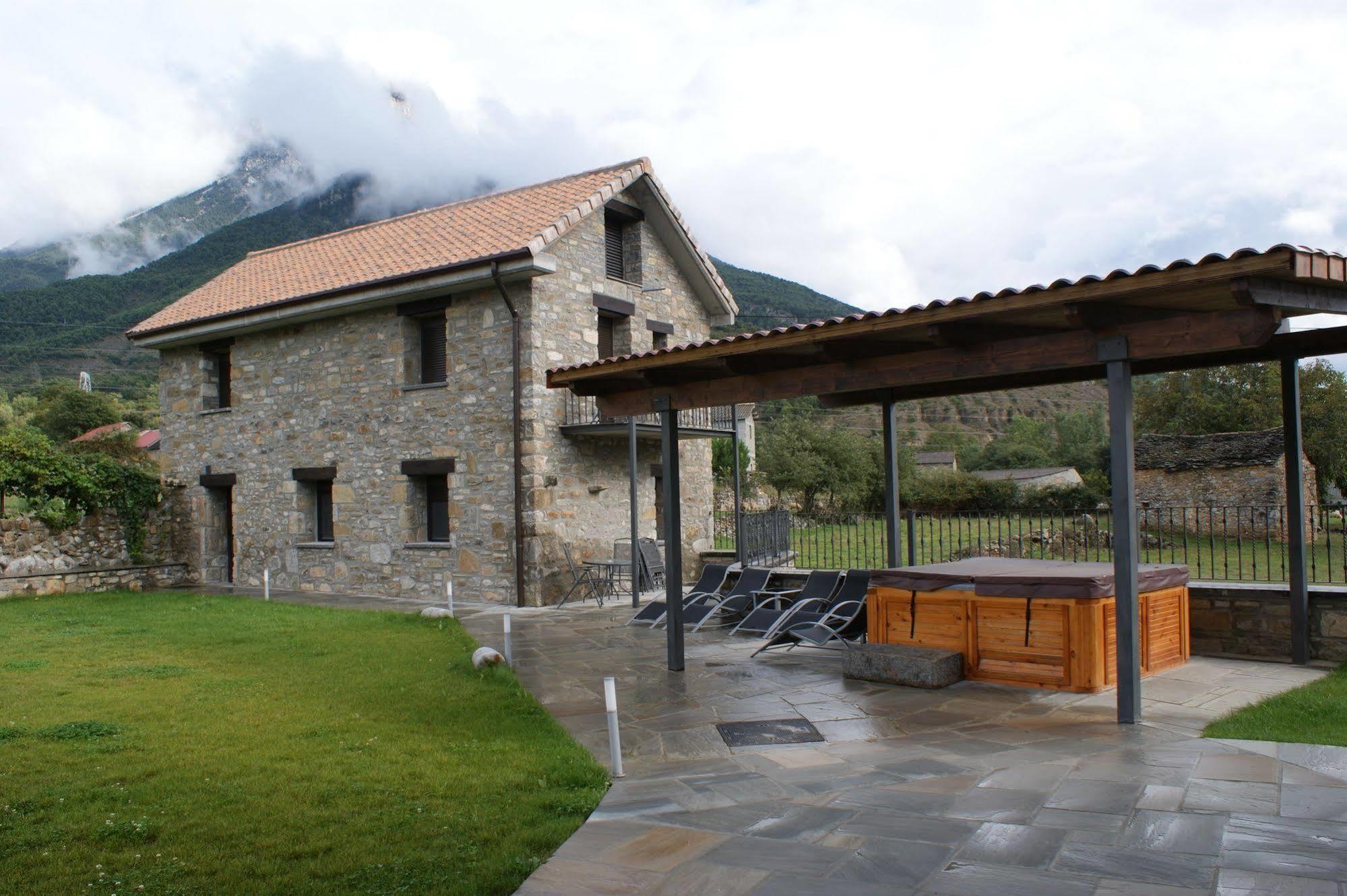 Puerta De Ordesa Garden Apartment Laspuna Exterior photo