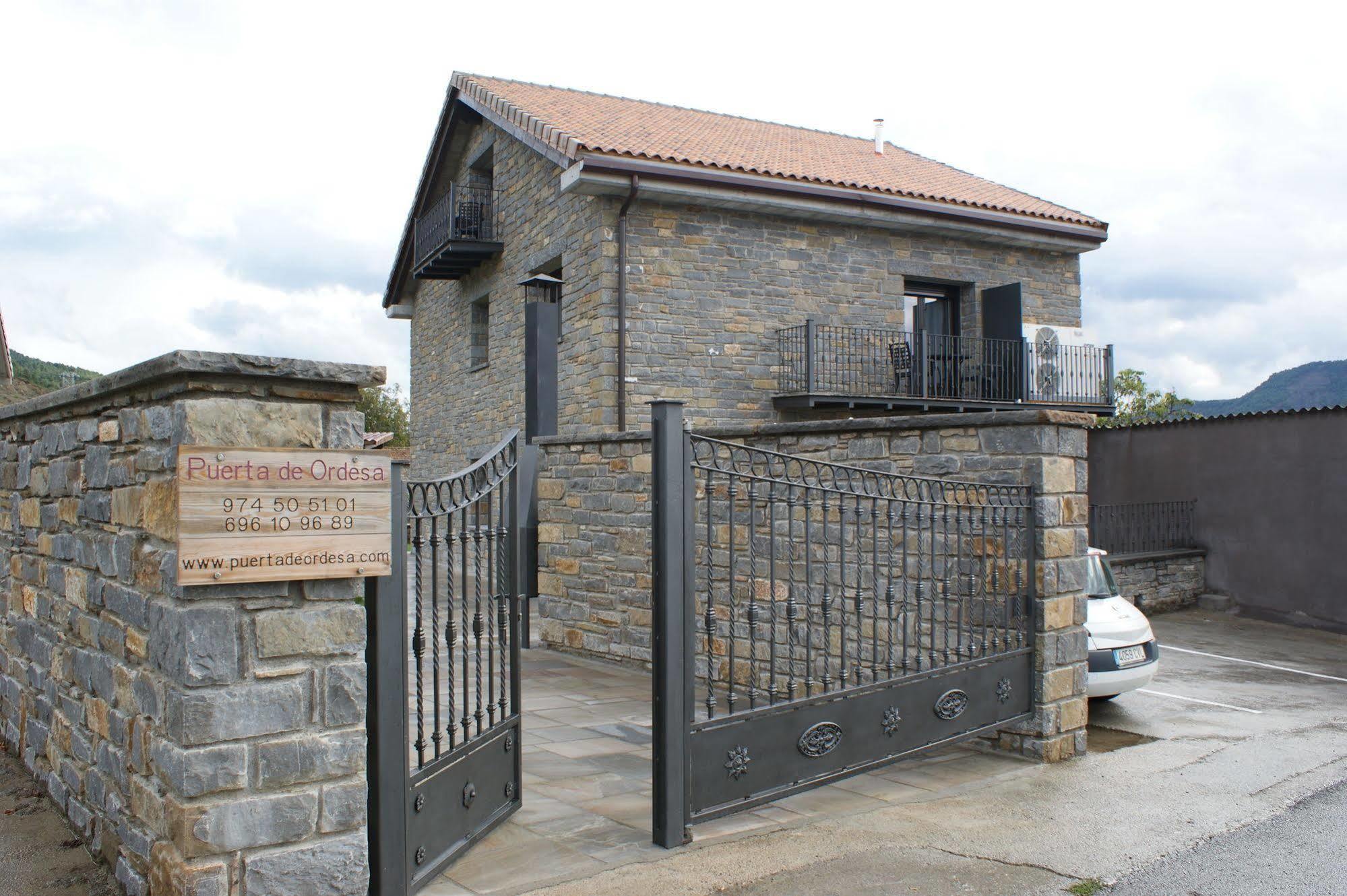 Puerta De Ordesa Garden Apartment Laspuna Exterior photo